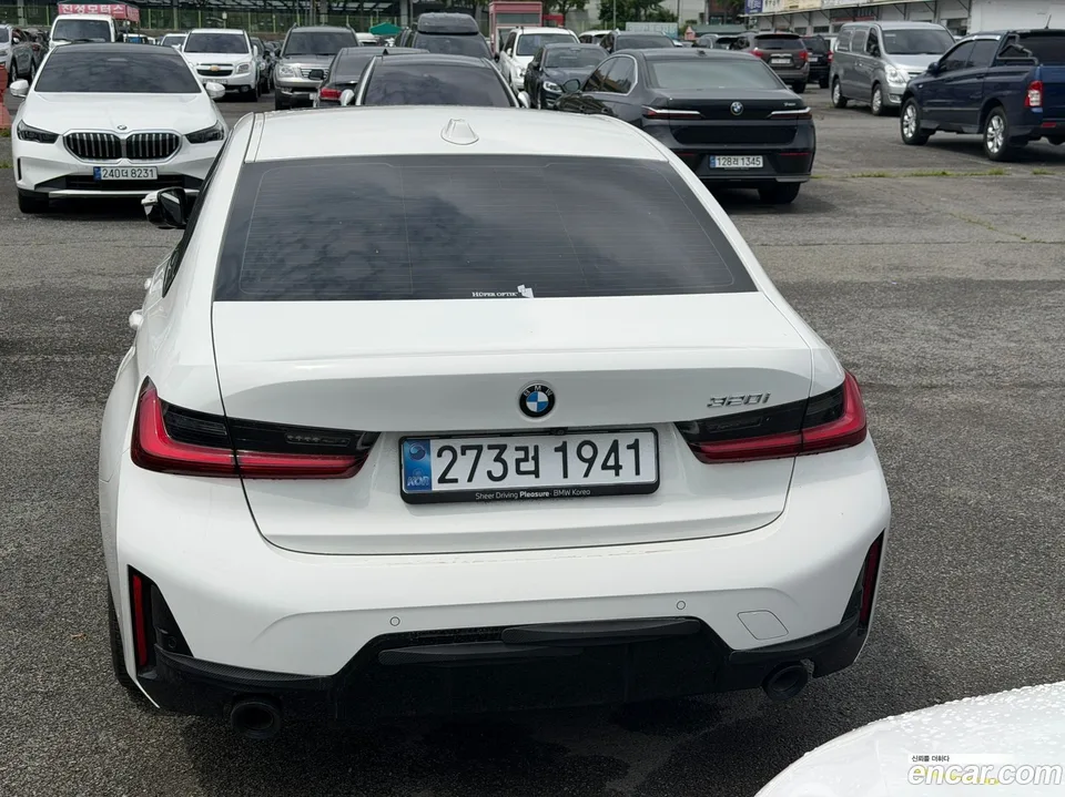 BMW 3 Series 320i M 2025 — thumbnail 4