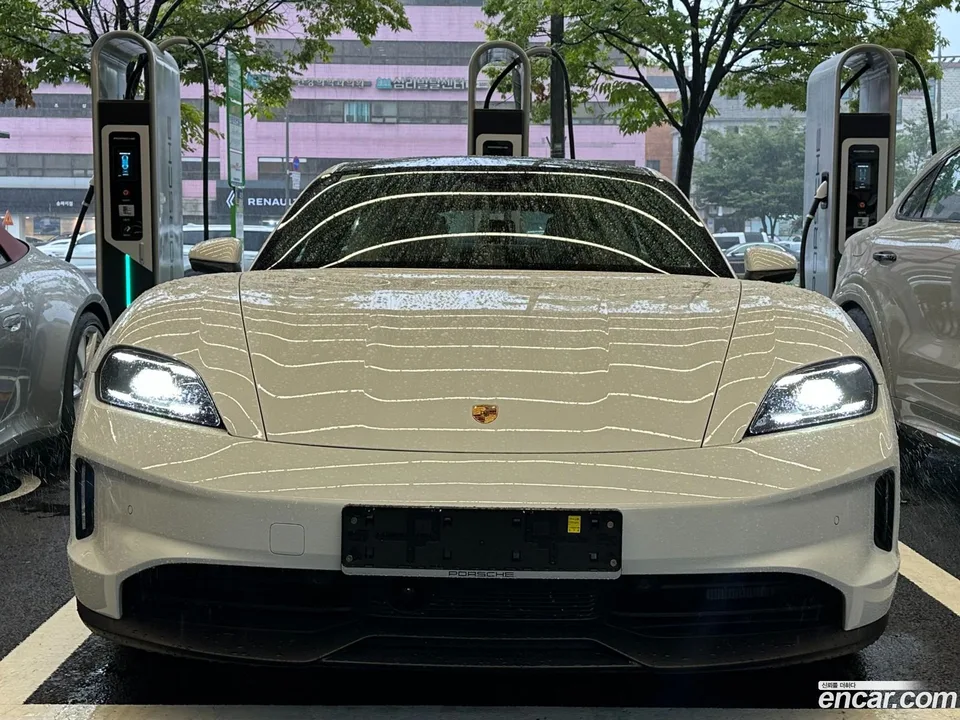 Porsche Taycan 4S 2024 — thumbnail 3
