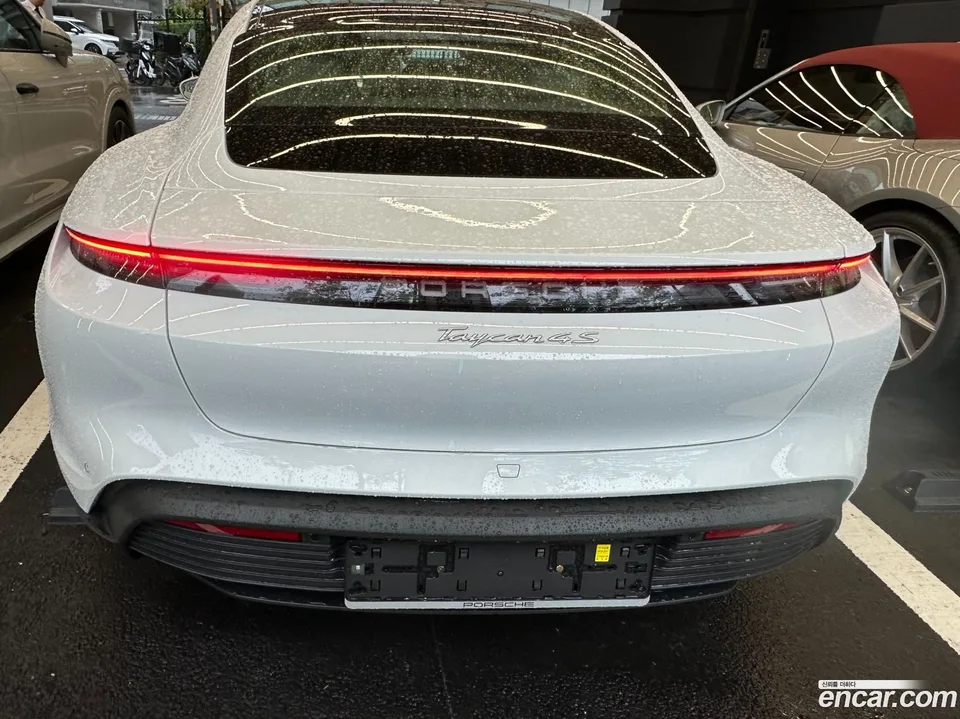 Porsche Taycan 4S 2024 — thumbnail 4