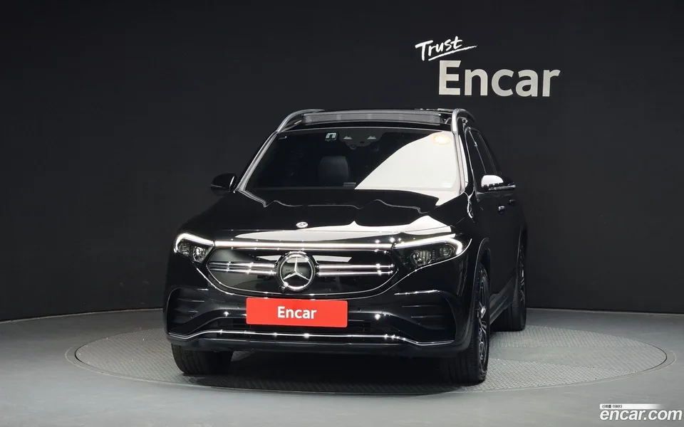 Mercedes-Benz EQB EQB300 4MATIC AMG 2023 — thumbnail 3