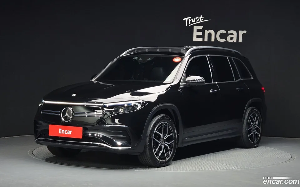 Mercedes-Benz EQB EQB300 4MATIC AMG 2023 — photo 1, buy with delivery to Moscow