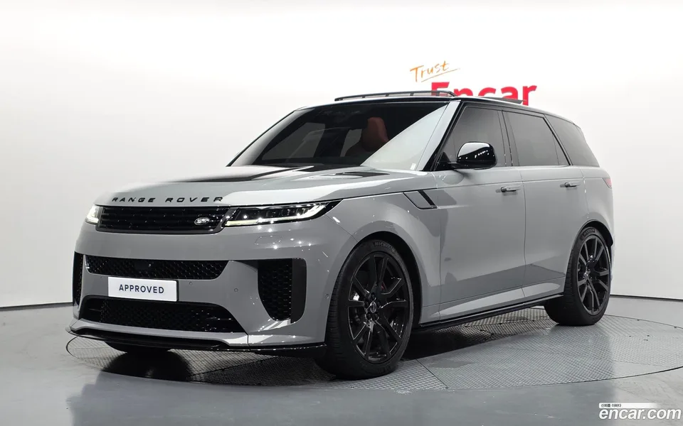 Land Rover Range Rover Sport P635 SV 2025 — photo 1, buy with delivery to Moscow