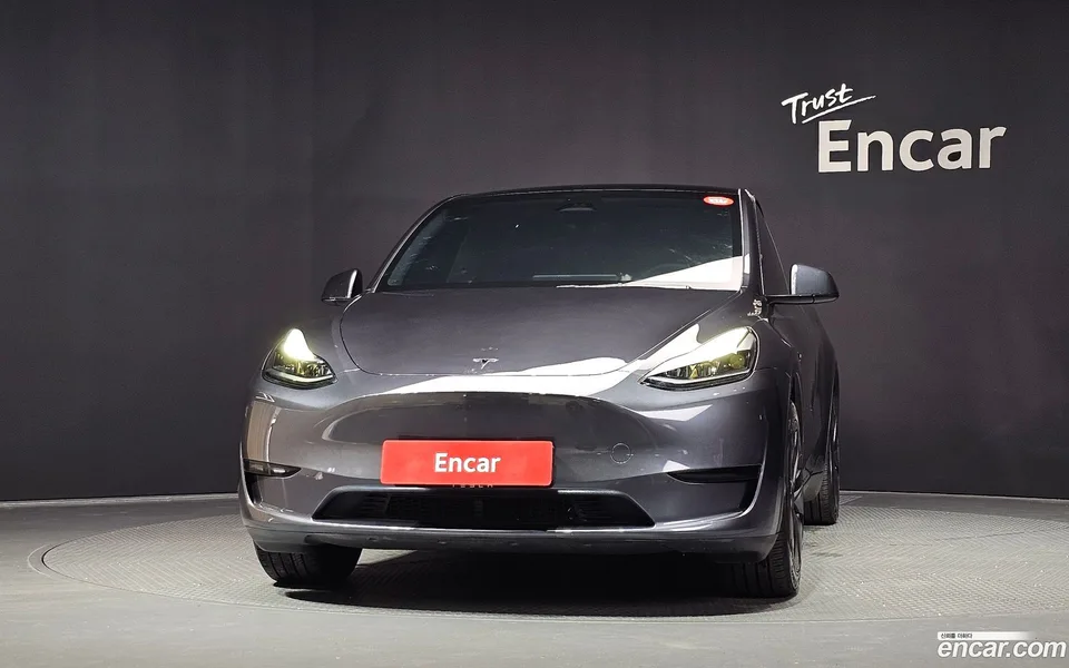 Tesla Model Y RWD 2025 — thumbnail 3
