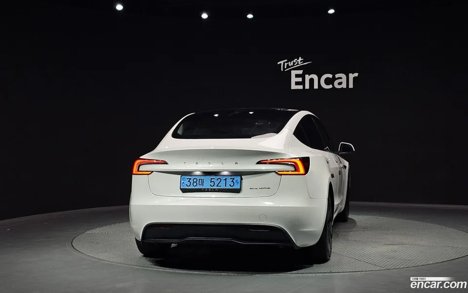 Tesla Model 3 AWD 2024 — thumbnail 4