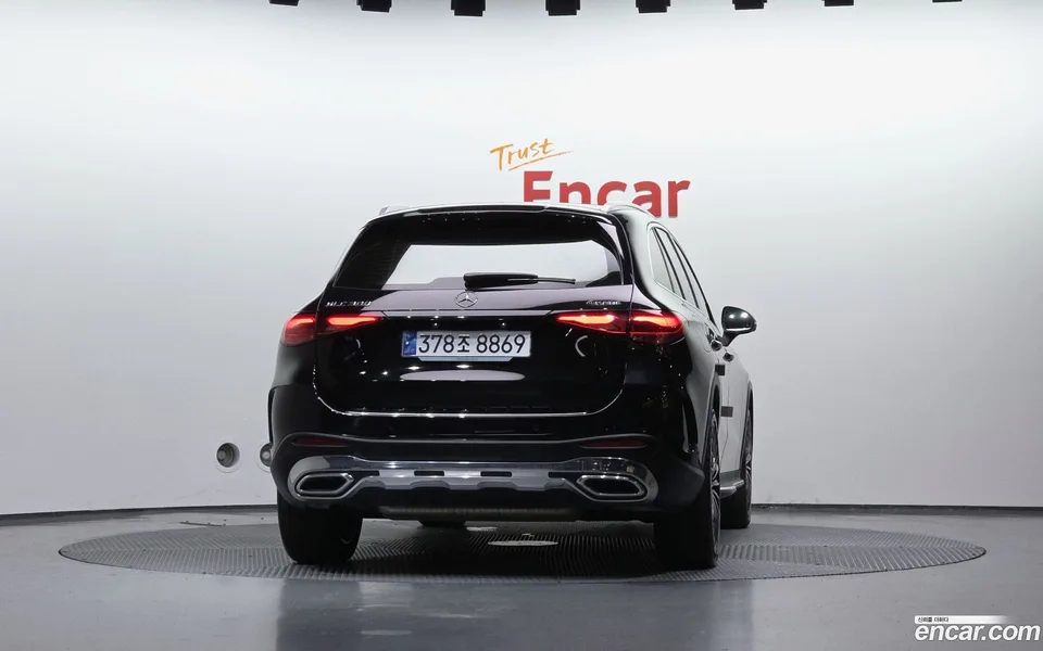 Mercedes-Benz GLC-Class GLC300 4MATIC AMG Line 2023 — thumbnail 4