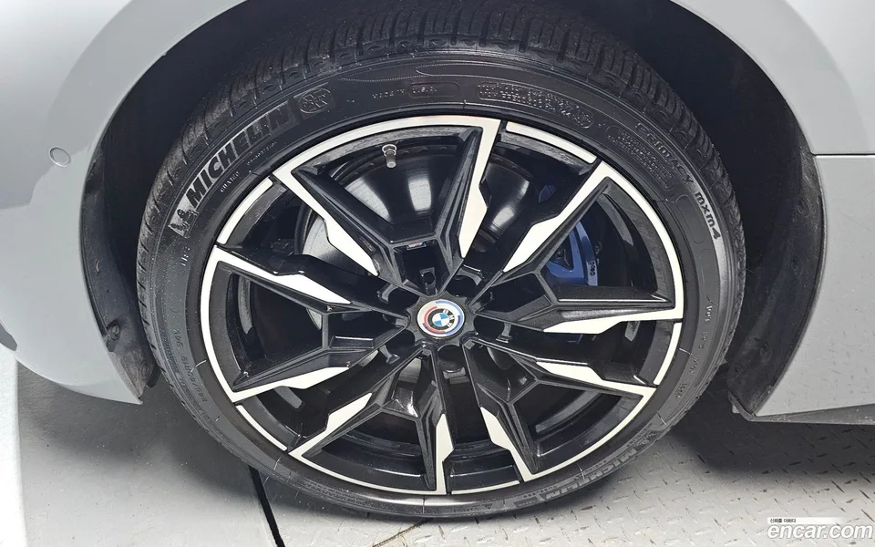BMW i4 M50 2022 — thumbnail 5