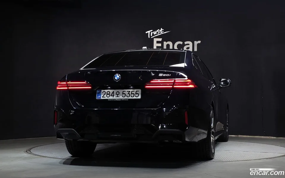 BMW 5 Series 520i M 2025 — thumbnail 4