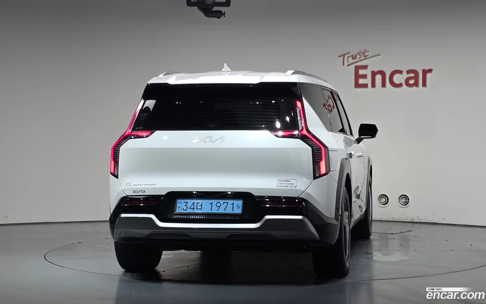 Kia EV9 2WD 2023 — thumbnail 4