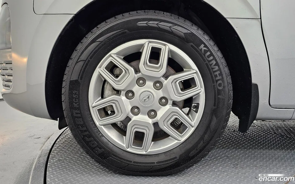 Hyundai Staria 11 2022 — thumbnail 2