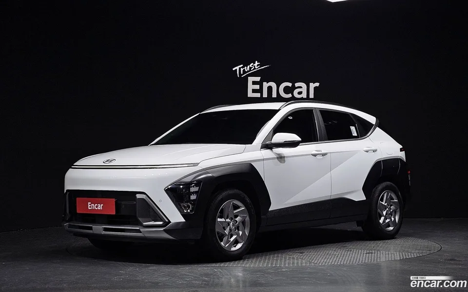 Hyundai Kona Hybrid 2023 — photo 1, buy with delivery to Moscow