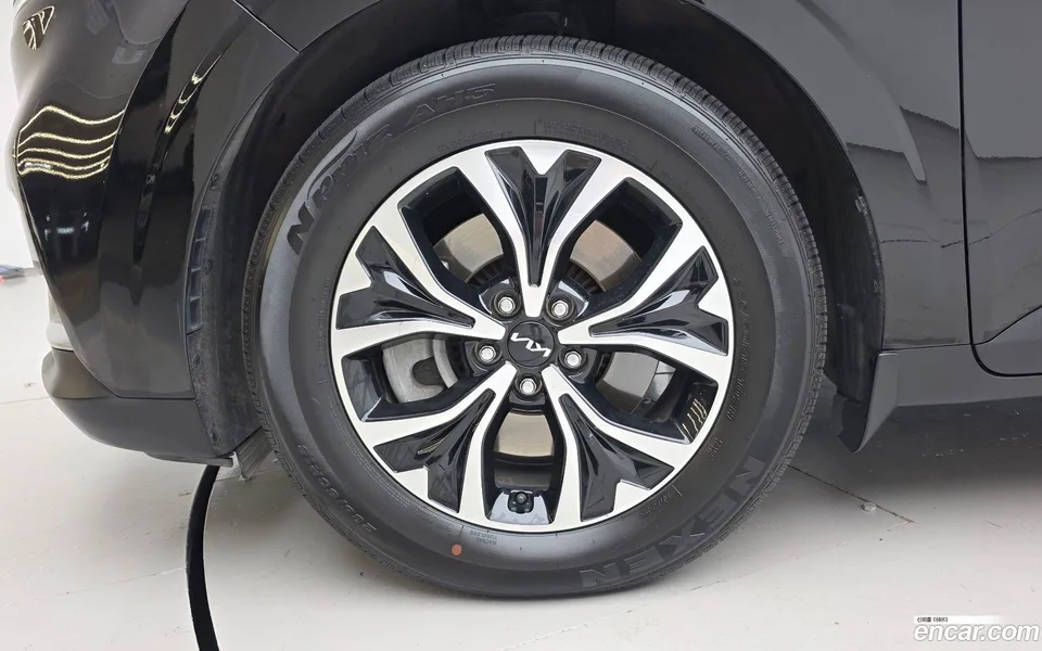 Kia Carnival 11 2023 — thumbnail 2