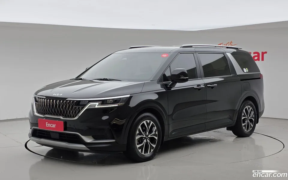 Kia Carnival 11 2023 — photo 1, buy with delivery to Moscow