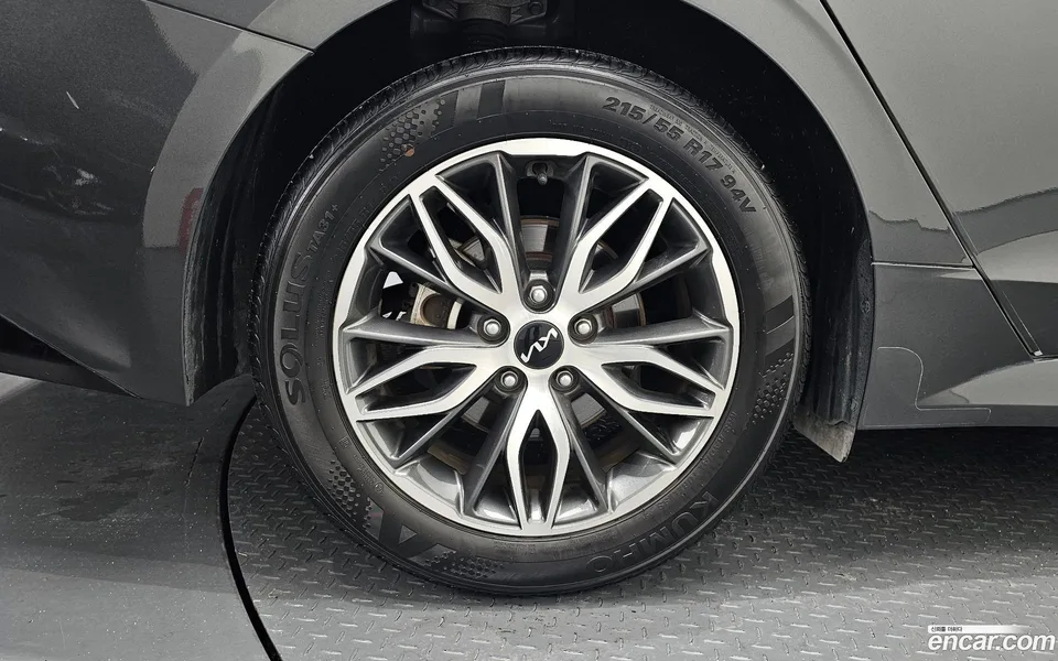 Kia K5 2.0 2023 — thumbnail 2