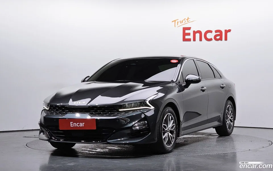 Kia K5 2.0 2023 — photo 1, buy with delivery to Moscow