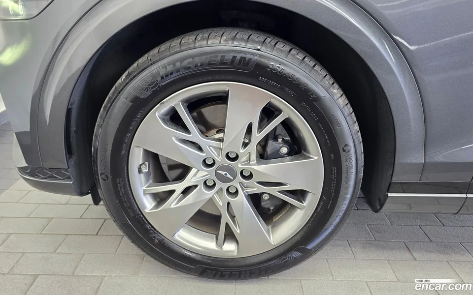 Genesis GV70 2.5T 2WD 2022 — thumbnail 5