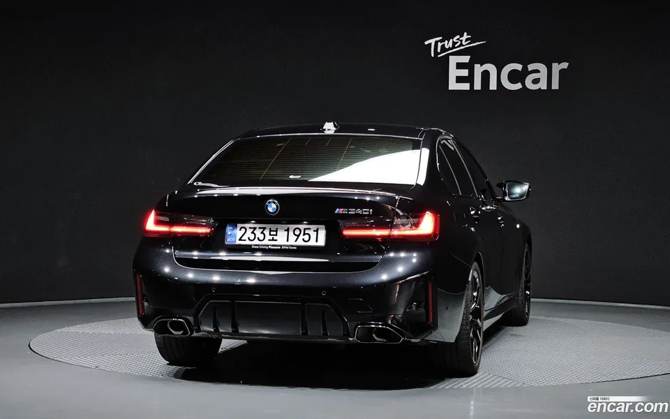 BMW 3 Series M340i 2025 — thumbnail 4