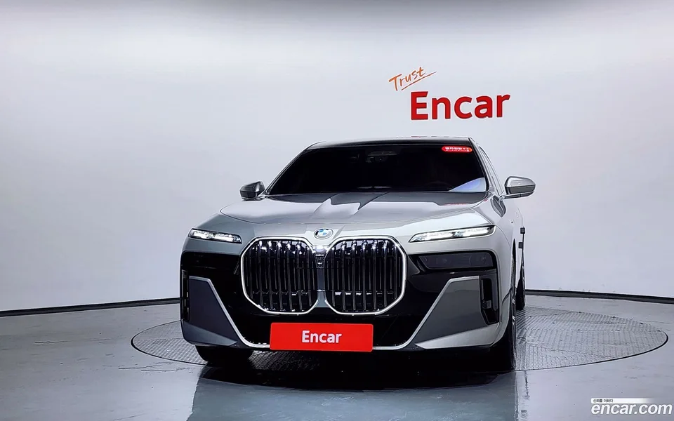 BMW 7 Series 740i xDrive M 2025 — thumbnail 3