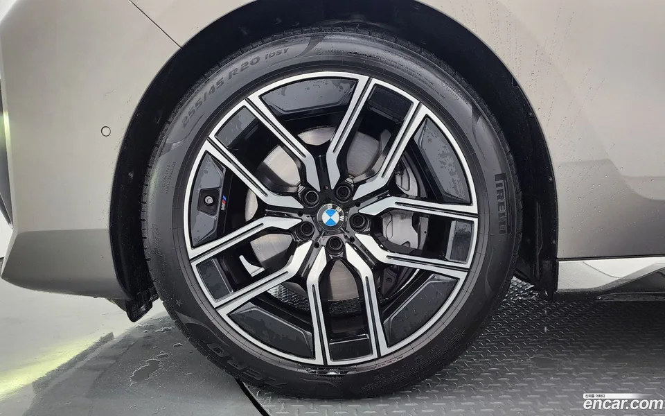 BMW 7 Series 740i xDrive M 2025 — thumbnail 5