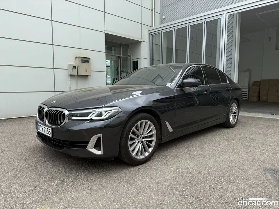 BMW 5 Series 530i xDrive 2022 — photo 1, buy with delivery to Moscow