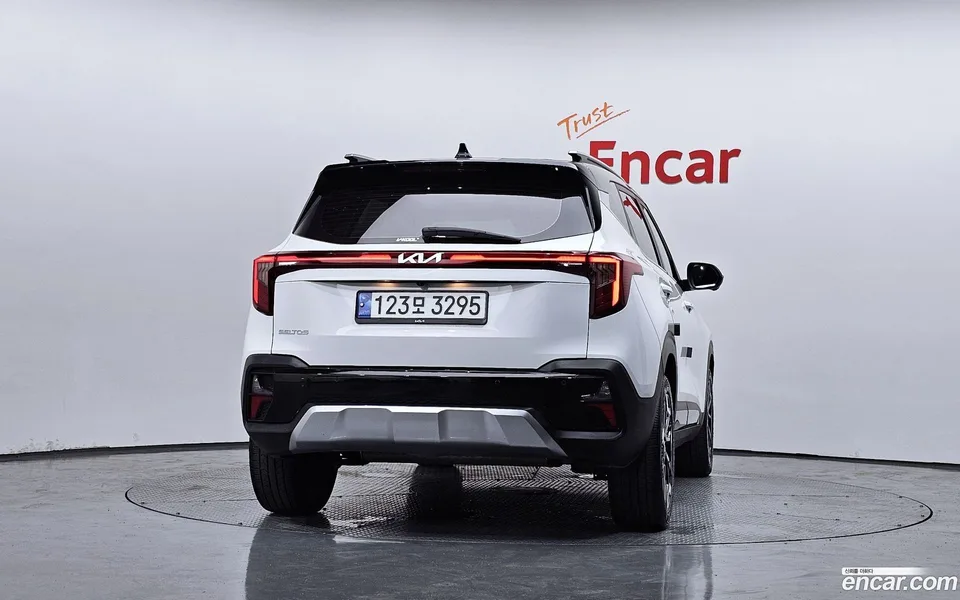 Kia Seltos 1.6 2WD 2023 — thumbnail 4