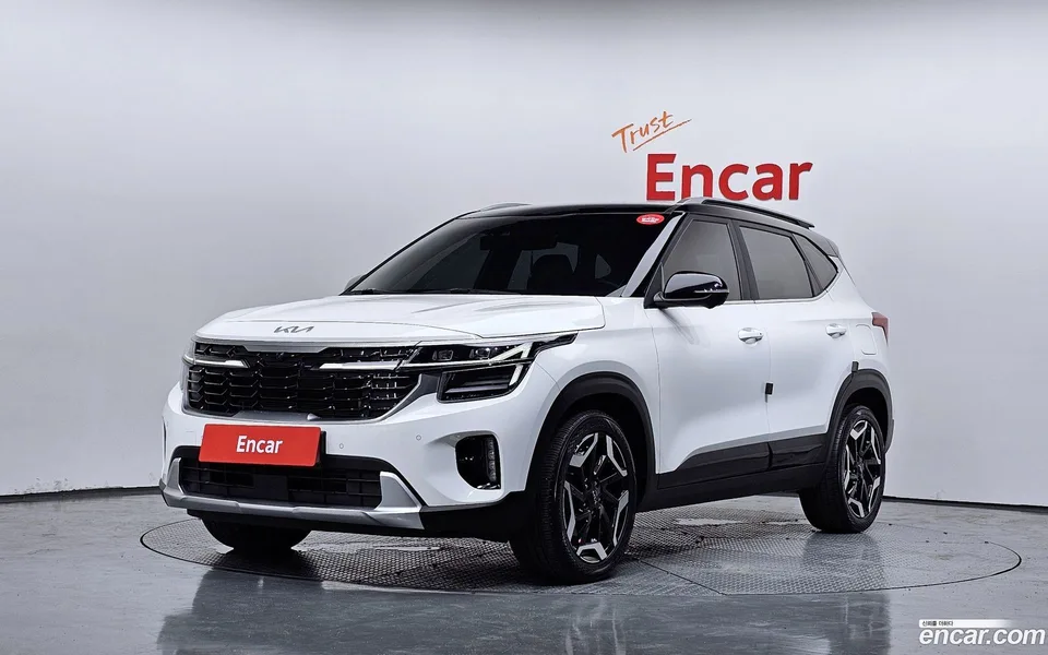 Kia Seltos 1.6 2WD 2023 — photo 1, buy with delivery to Moscow