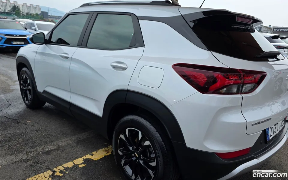 Chevrolet Trailblazer 1.3 2WD 2023 — photo 1, buy with delivery to Moscow