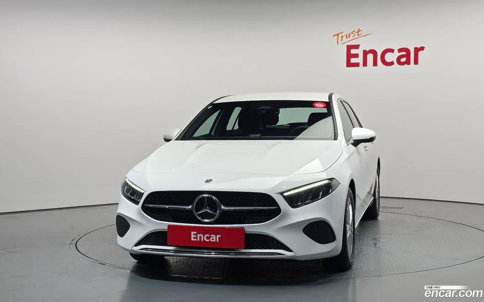 Mercedes-Benz A-Class A220 2025 — thumbnail 3