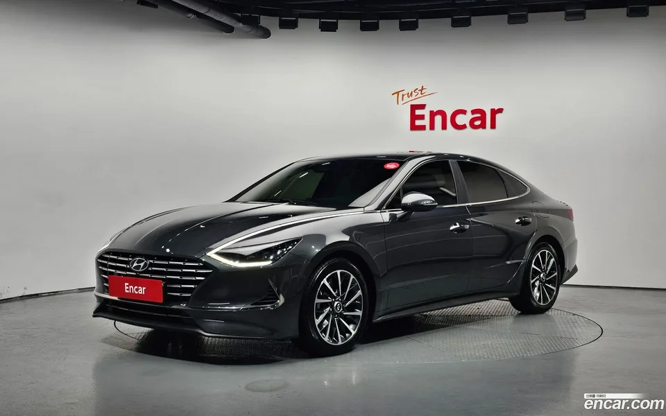 Hyundai Sonata Hybrid 2022 — photo 1, buy with delivery to Moscow