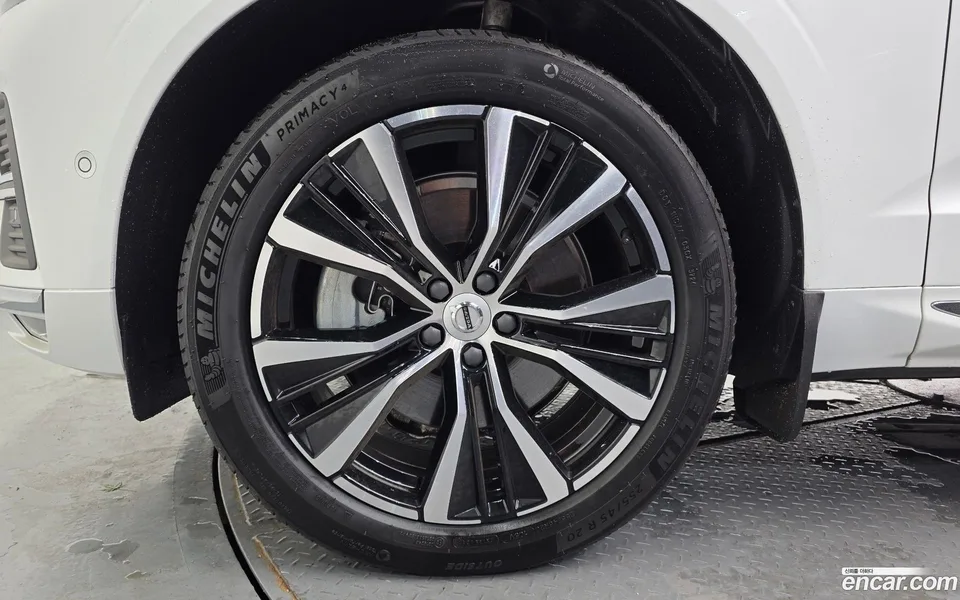 Volvo XC60 B6 2025 — thumbnail 2
