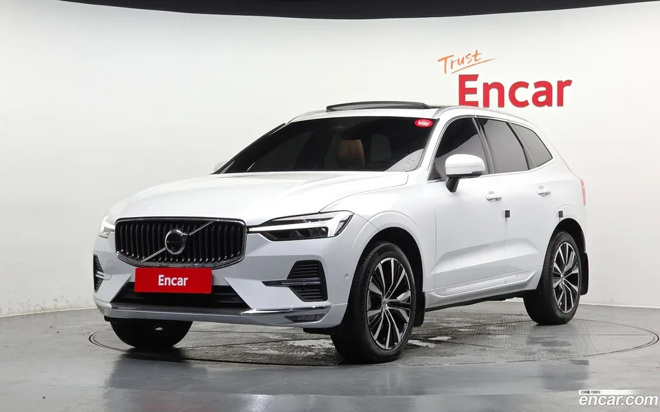Volvo XC60 B6 2025 — photo 1, buy with delivery to Moscow