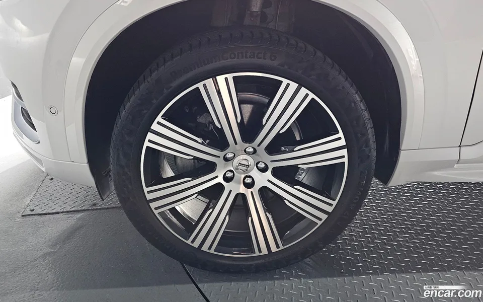 Volvo XC90 B6 2023 — thumbnail 2