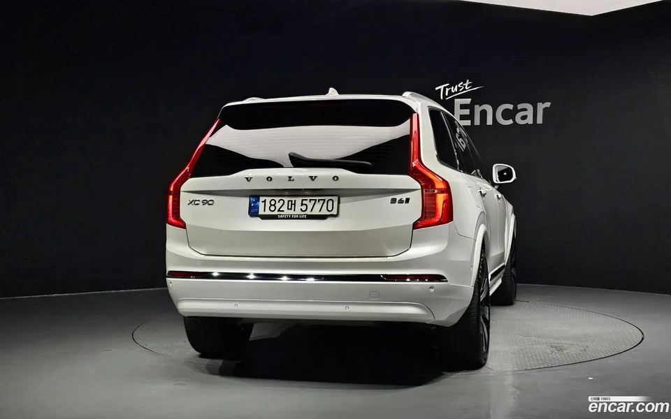 Volvo XC90 B6 2023 — thumbnail 4