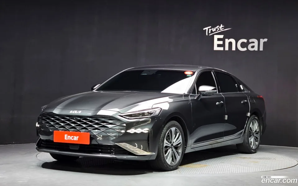 Kia K8 Hybrid 2022 — photo 1, buy with delivery to Moscow
