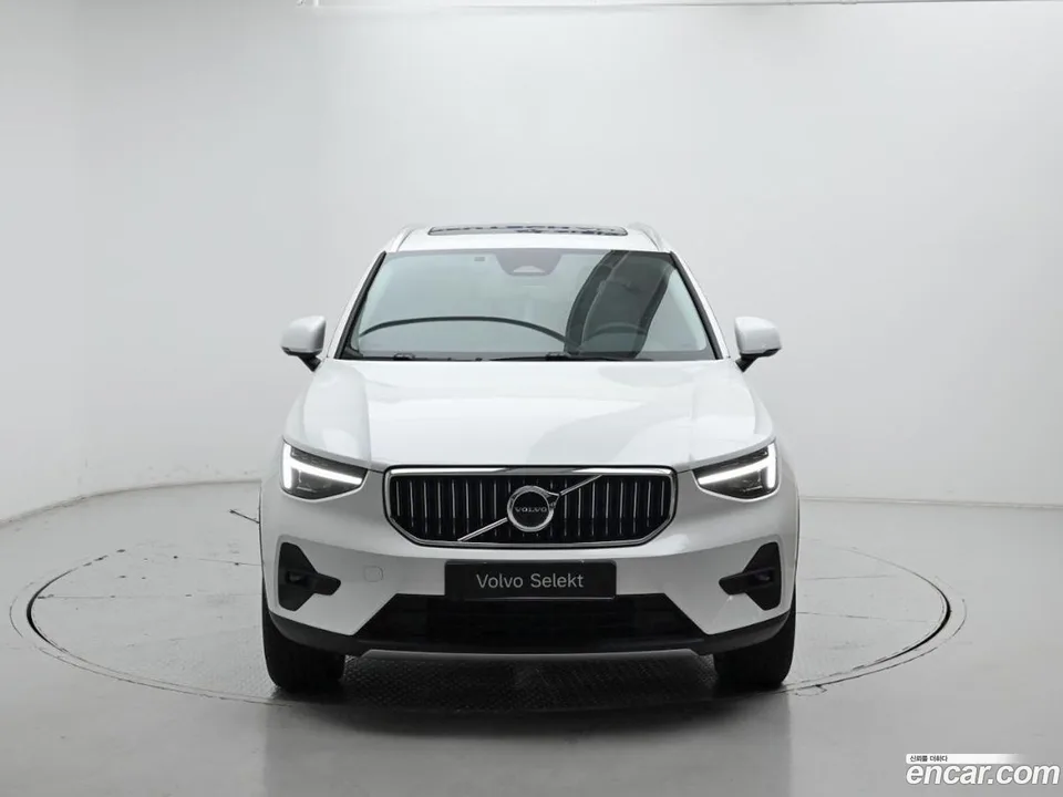 Volvo XC40 B4 2026 — миниатюра 3