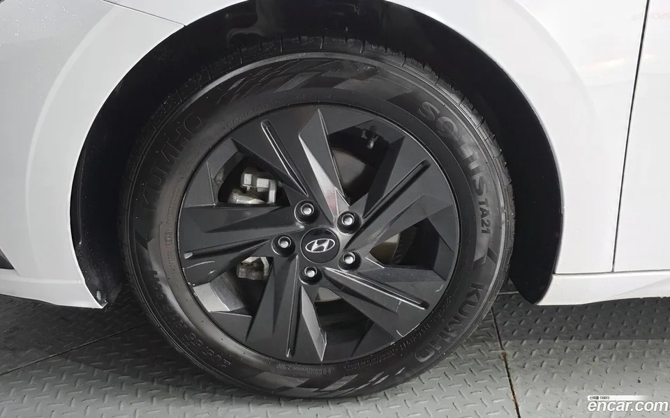 Hyundai Avante Hybrid 2022 — thumbnail 2