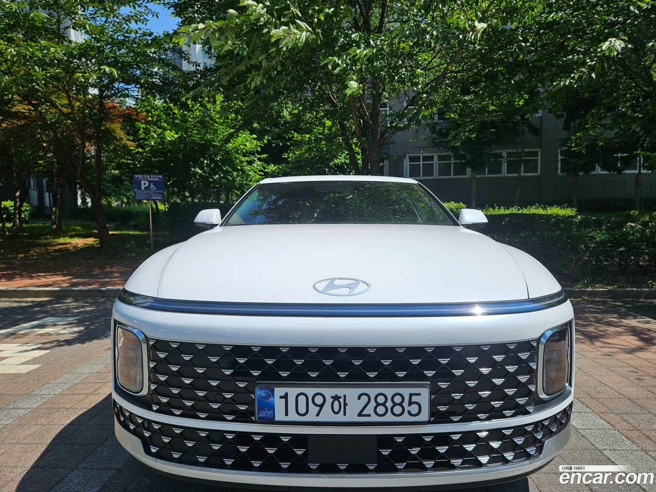 Hyundai Grandeur Hybrid 2026 — 3