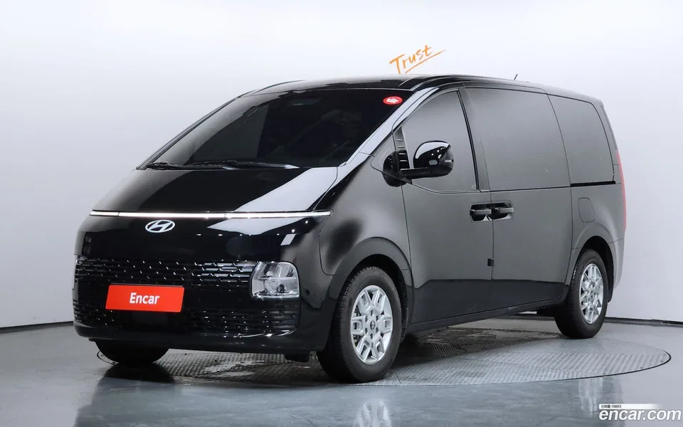 Hyundai Staria HEV 1.6 3 2024 — photo 1, buy with delivery to Moscow