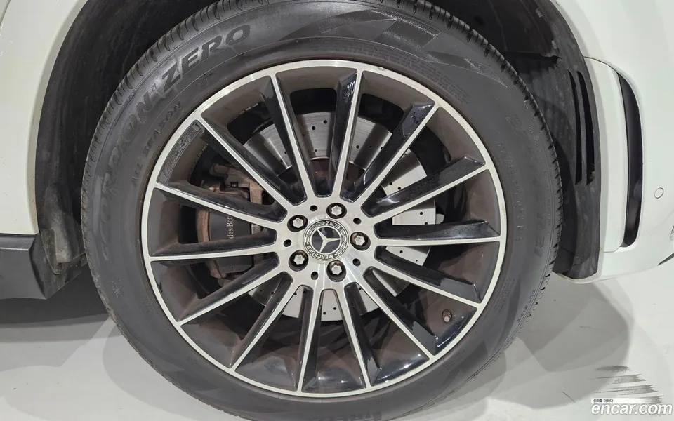 Mercedes-Benz GLE-Class GLE400d 4MATIC 2022 — thumbnail 5