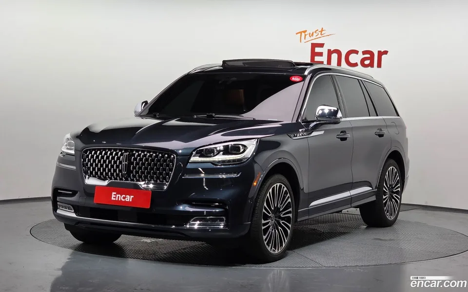 Lincoln Aviator 3.0 AWD 2022 — photo 1, buy with delivery to Moscow