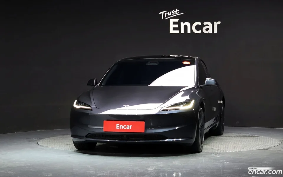 Tesla Model 3 RWD 2025 — thumbnail 3
