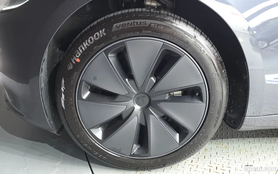 Tesla Model 3 RWD 2025 — thumbnail 5