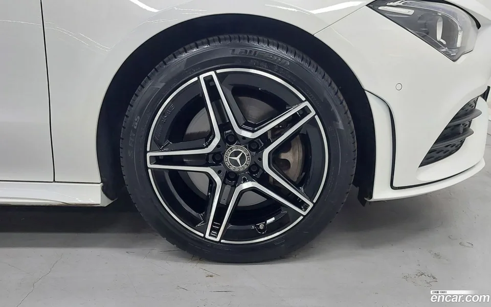 Mercedes-Benz CLA-Class CLA250 4MATIC 2023 — thumbnail 2