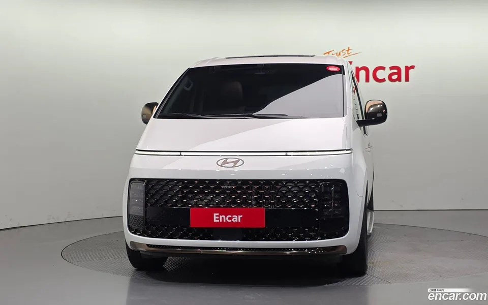 Hyundai Staria 4WD 7 2025 — thumbnail 3