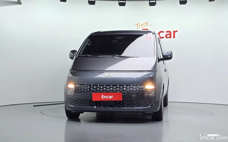 Hyundai Staria 5 2023 — миниатюра 3