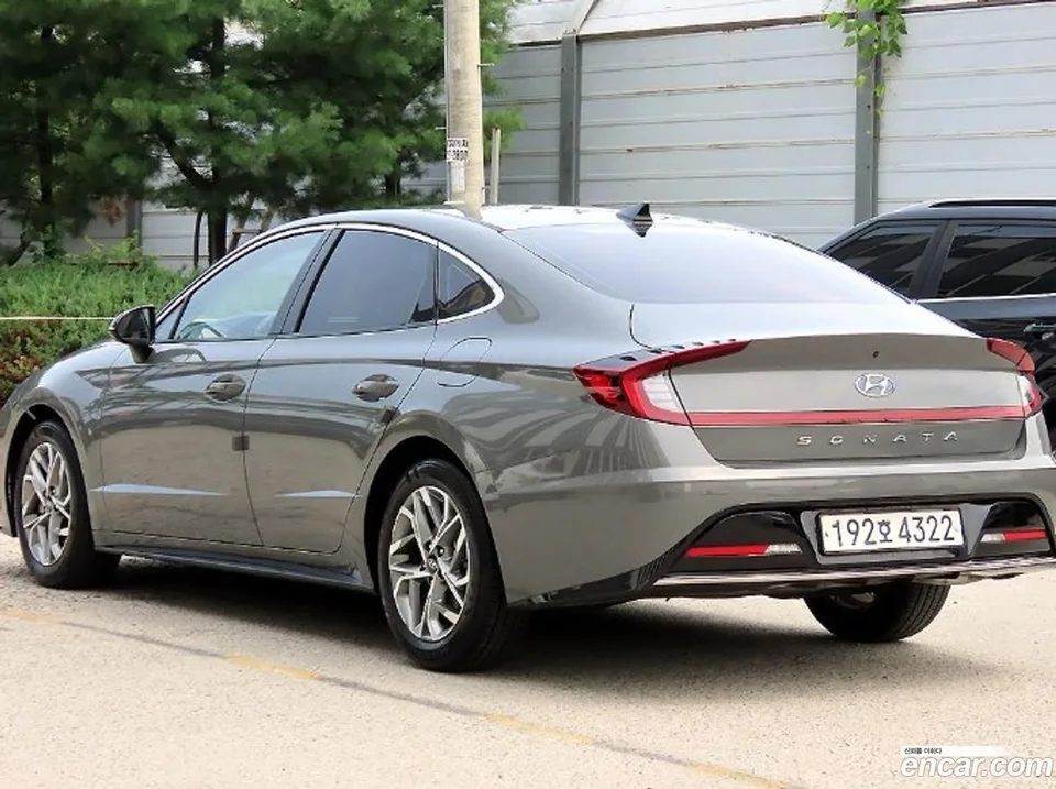Hyundai Sonata 2.0 2022 — thumbnail 3