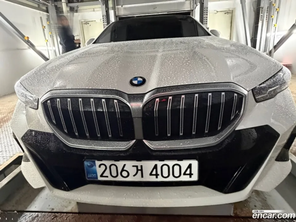 BMW 5 Series 520i M 2024 — photo 1, buy with delivery to Moscow