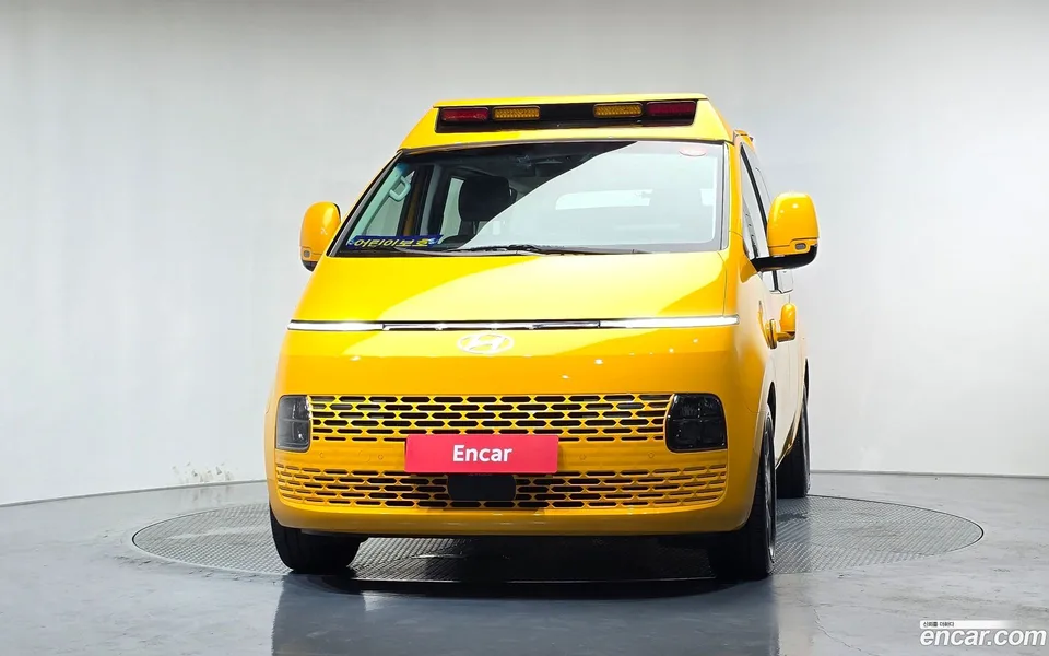 Hyundai Staria L3.5 2025 — thumbnail 3