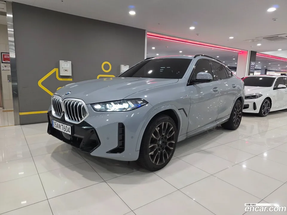 BMW X6 xDrive40i M 2025 — photo 1, buy with delivery to Moscow