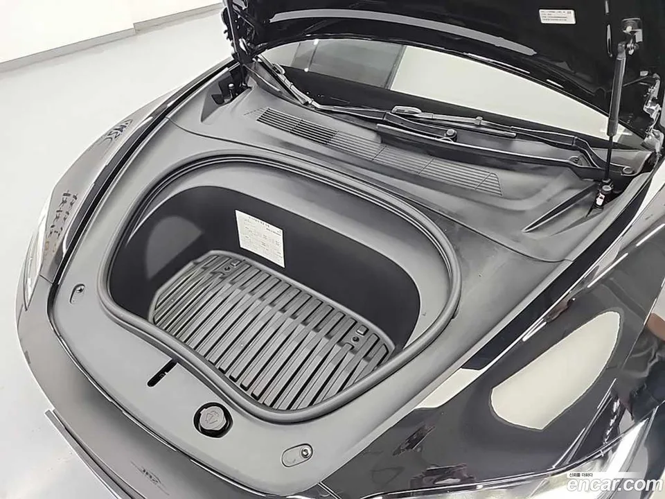Tesla Model 3 AWD 2024 — thumbnail 2