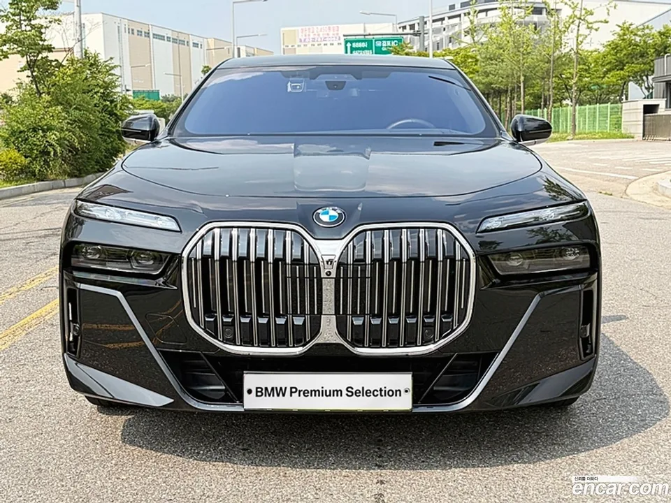 BMW 7 Series 740i xDrive M 2025 — thumbnail 3